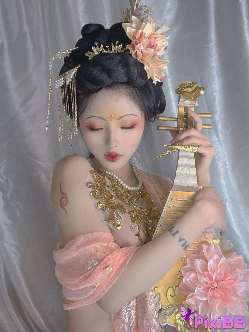 Cosplayer Titanium alloy TiTi imperial concubine PixiBB.COM 001