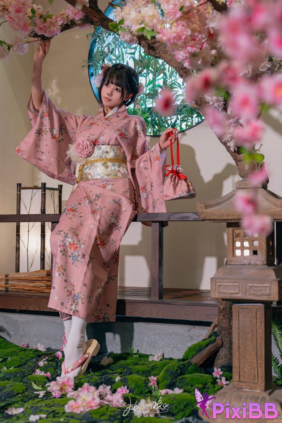 Coser nian nian tuan zi tu Yiko PixiBB.COM 003