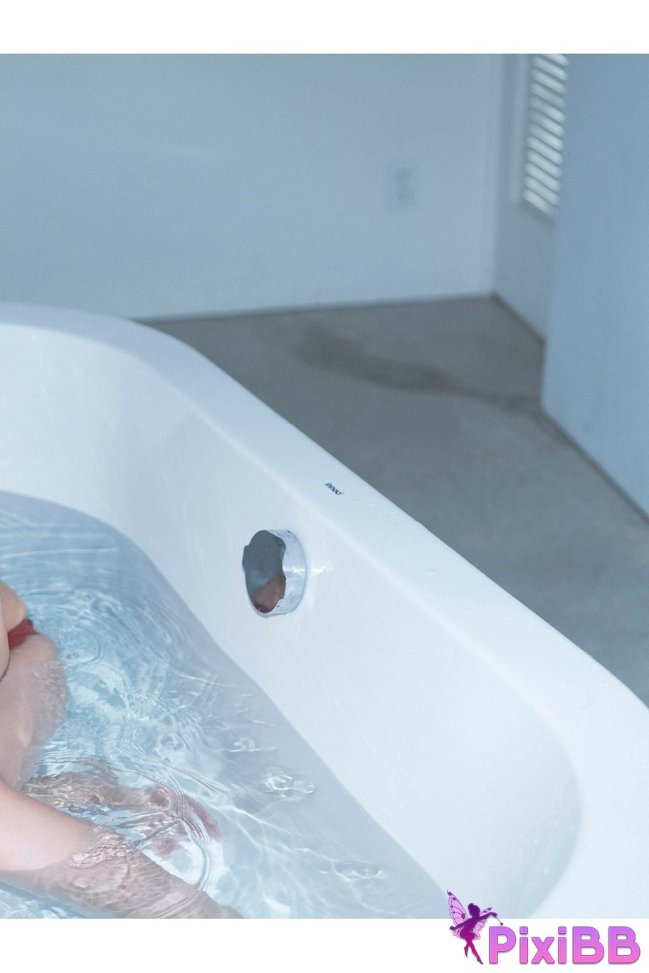 Japanese Idol Momotsuki Nashiko Shiko FLASH digital photo book Queen of Beauty PixiBB.COM 072