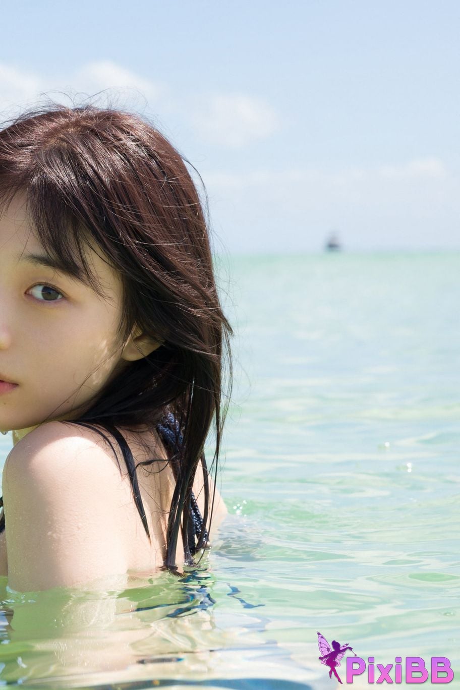 Japanese Idol Kikuchi Hina Photo book another memory large volume 150 pages PixiBB.COM 107