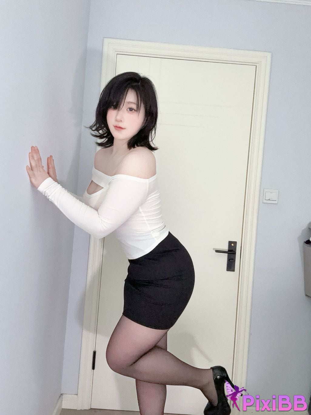 Cosplayer Zyra autumn moms skirt PixiBB.COM 023