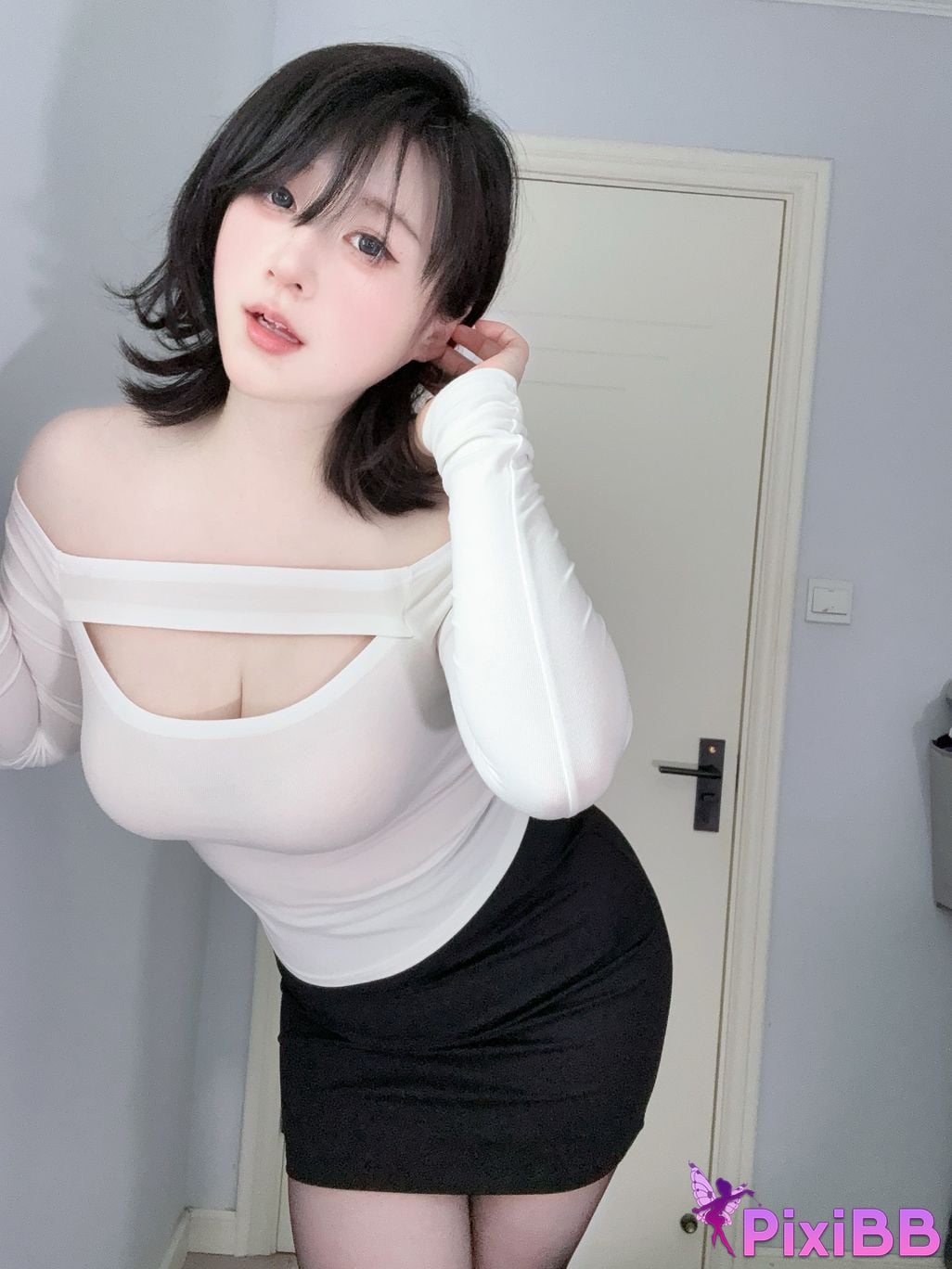 Cosplayer Zyra autumn moms skirt PixiBB.COM 044