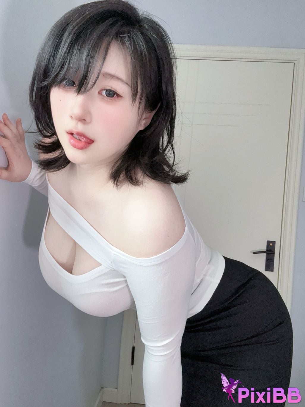 Cosplayer Zyra autumn moms skirt PixiBB.COM 047