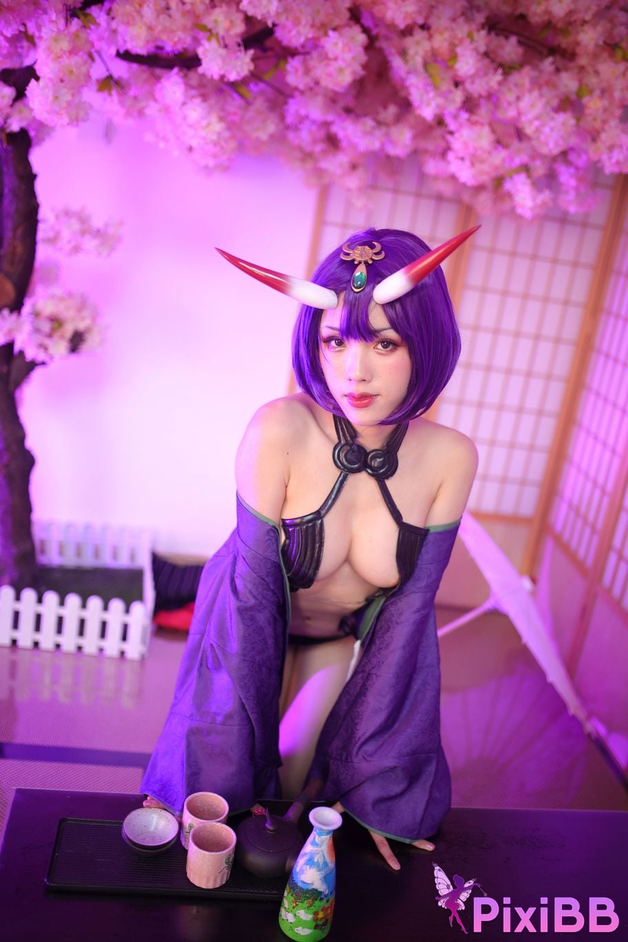 Cosplayer Titanium alloy TiTi Drinking wine PixiBB.COM 009