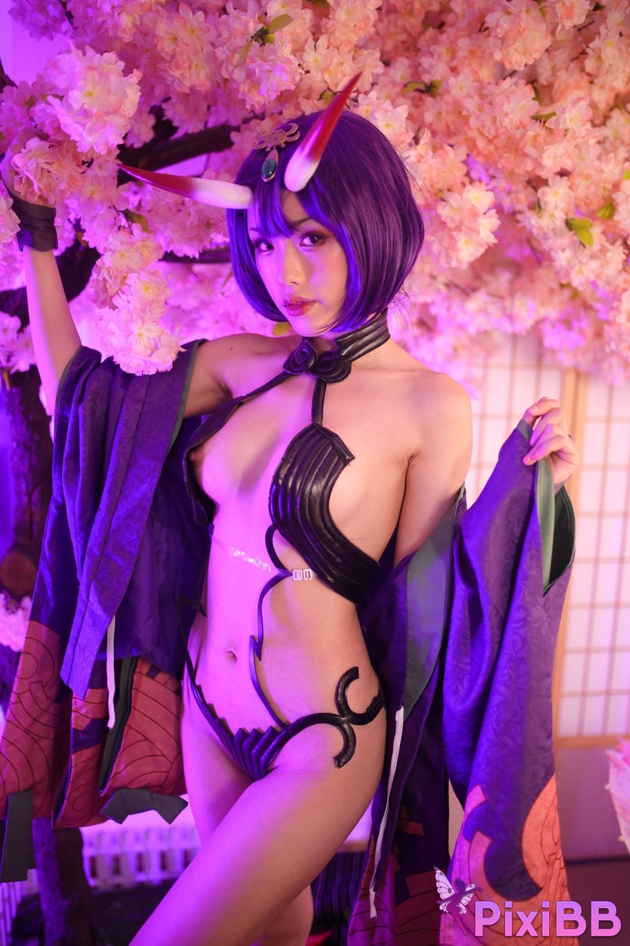 Cosplayer Titanium alloy TiTi Drinking wine PixiBB.COM 091