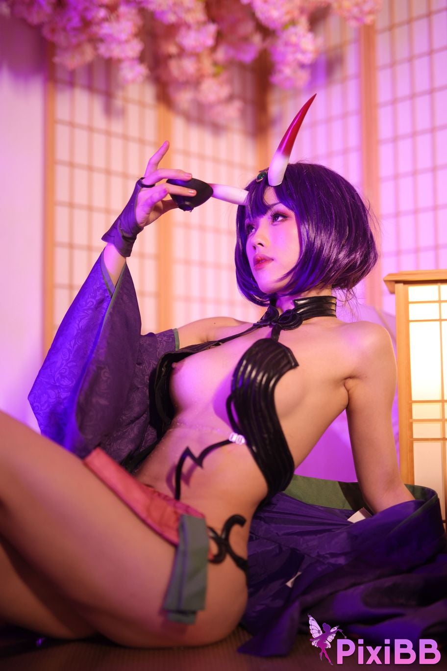 Cosplayer Titanium alloy TiTi Drinking wine PixiBB.COM 124