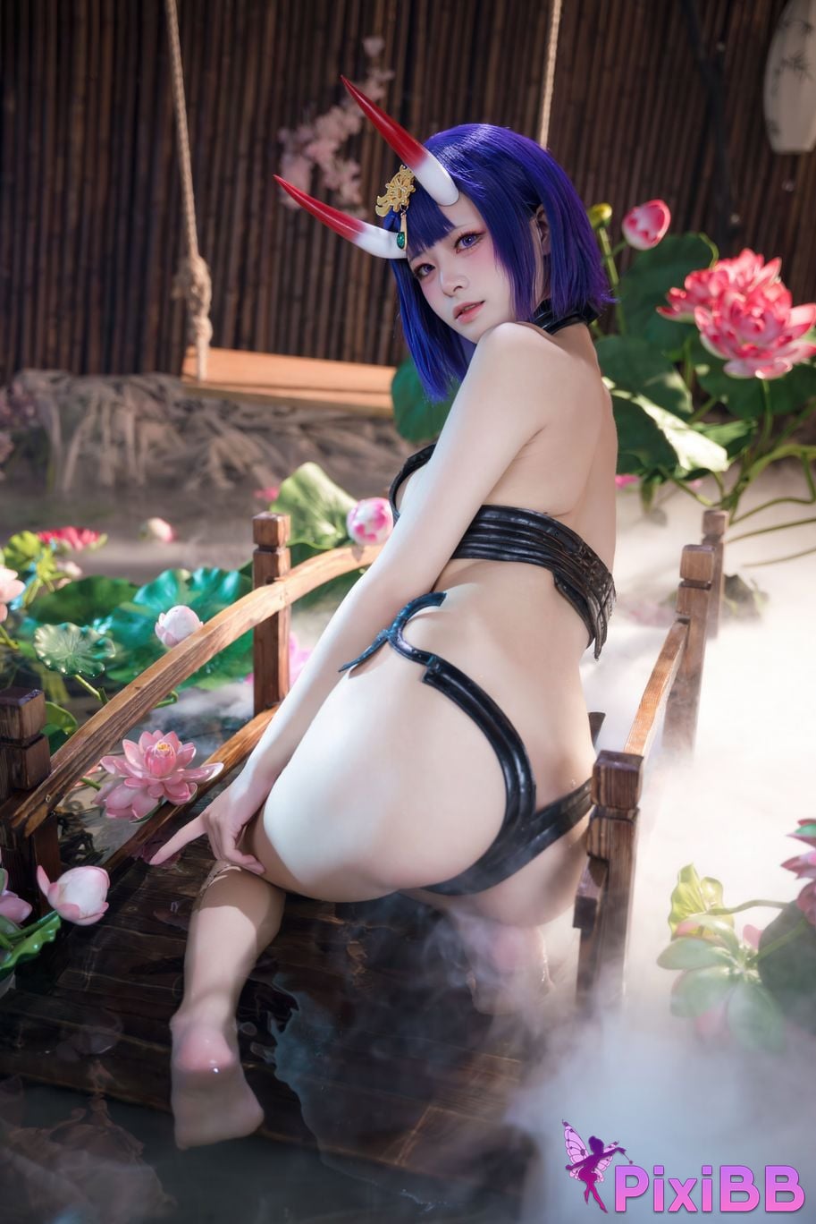 Cosplayer Jiuqi Meow FGO Drinking too much PixiBB.COM 001