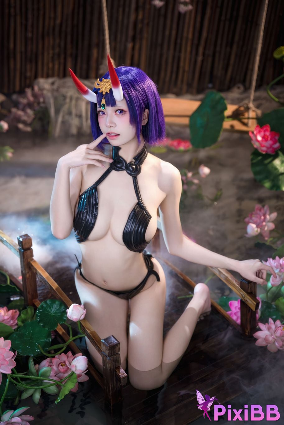 Cosplayer Jiuqi Meow FGO Drinking too much PixiBB.COM 008