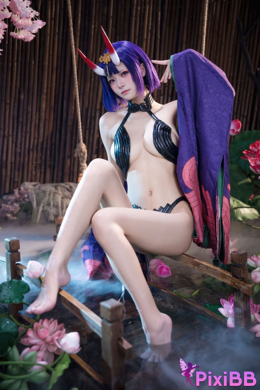 Cosplayer Jiuqi Meow FGO Drinking too much PixiBB.COM 019