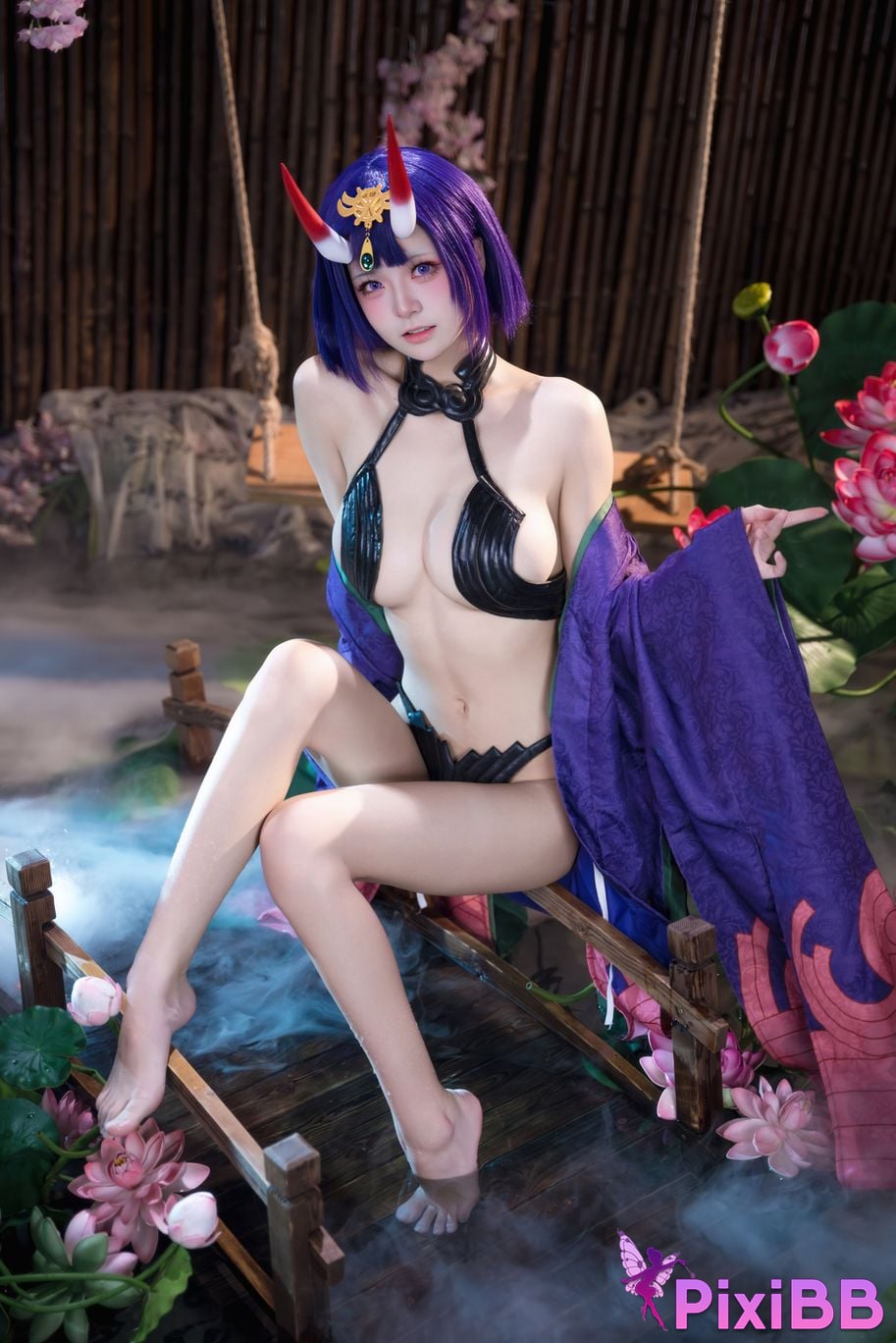 Cosplayer Jiuqi Meow FGO Drinking too much PixiBB.COM 020