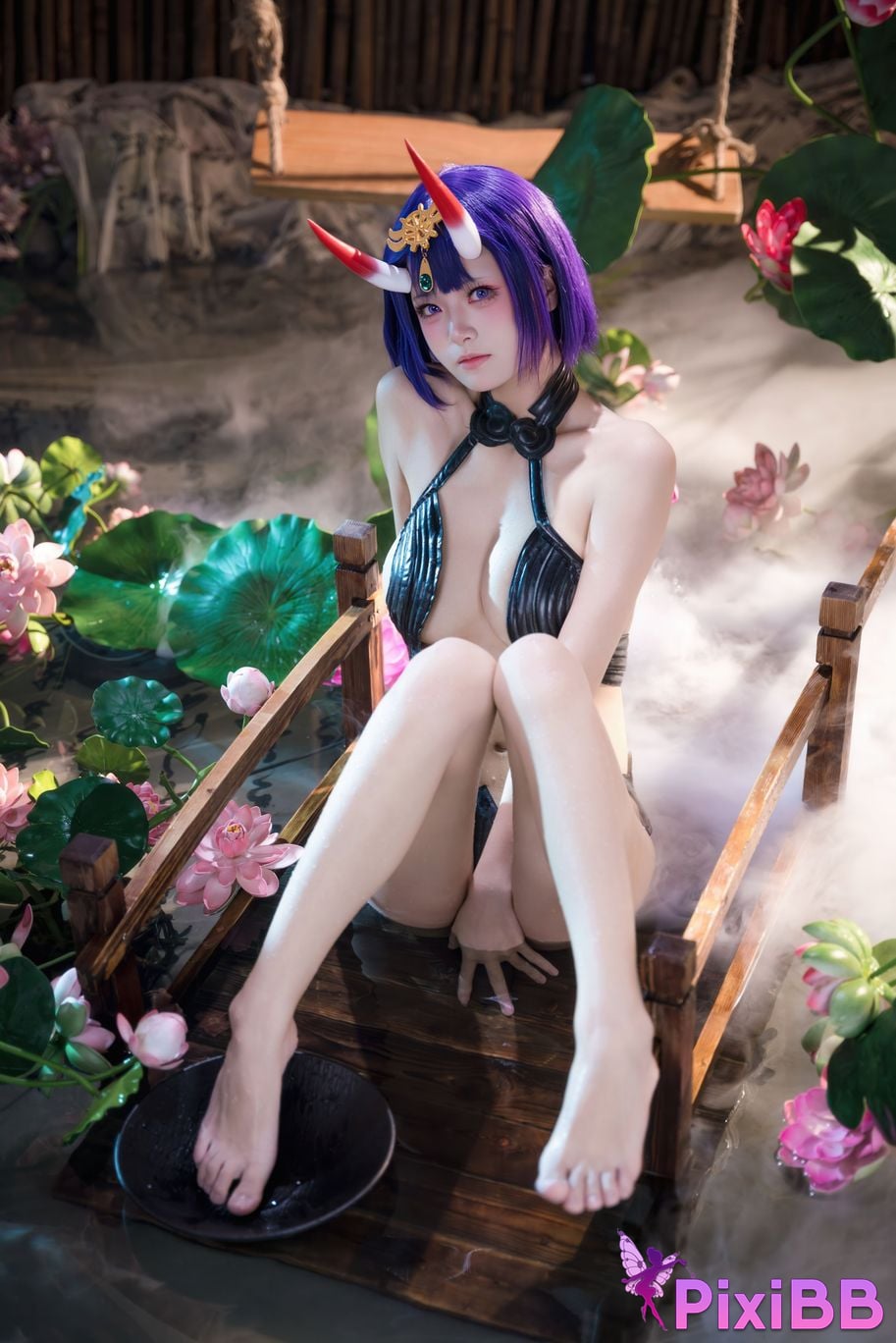 Cosplayer Jiuqi Meow FGO Drinking too much PixiBB.COM 028