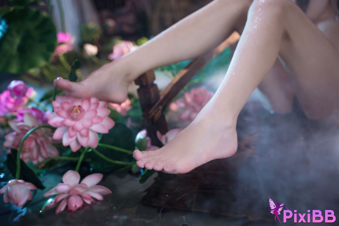 Cosplayer Jiuqi Meow FGO Drinking too much PixiBB.COM 034