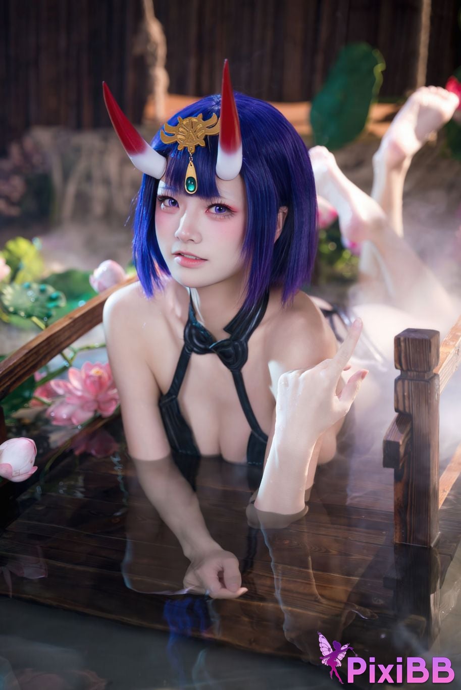 Cosplayer Jiuqi Meow FGO Drinking too much PixiBB.COM 044