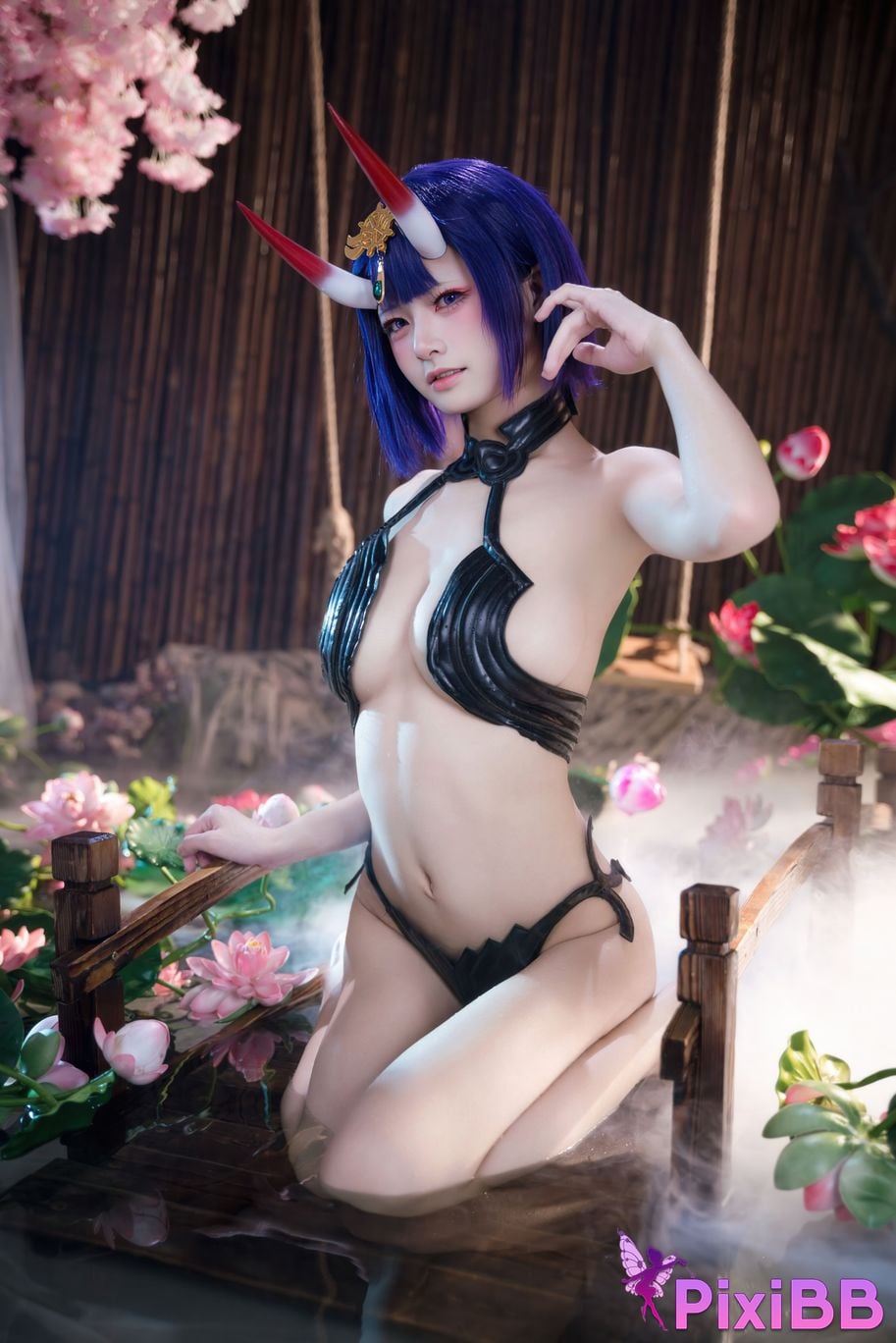 Cosplayer Jiuqi Meow FGO Drinking too much PixiBB.COM 046