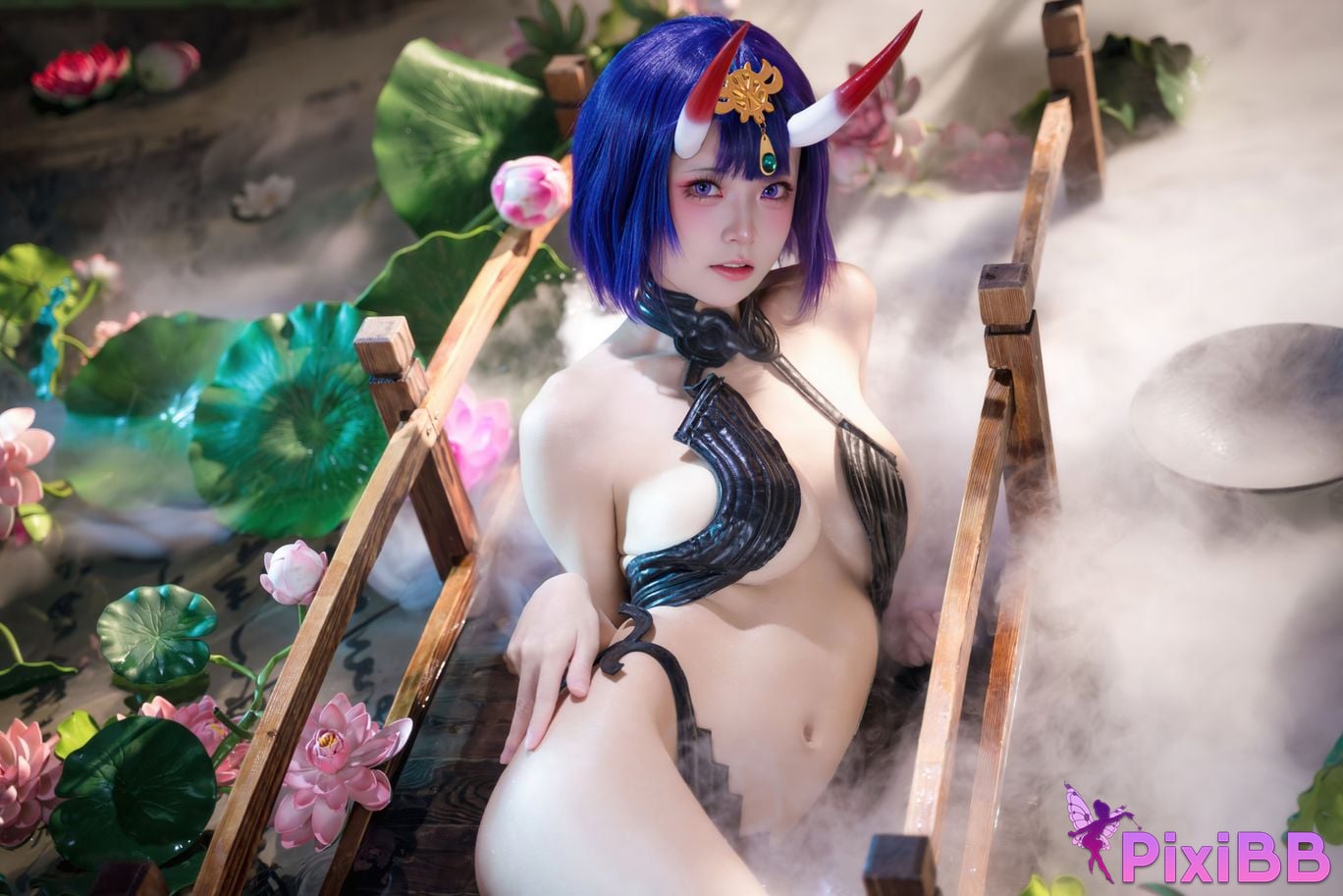 Cosplayer Jiuqi Meow FGO Drinking too much PixiBB.COM 051