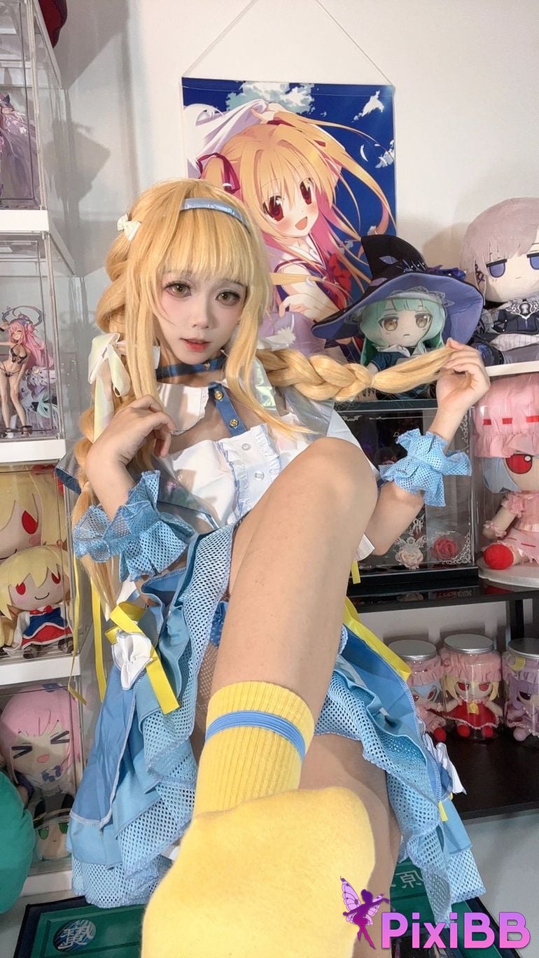 Cosplayer white oak Shirly piano sound PixiBB.COM 031