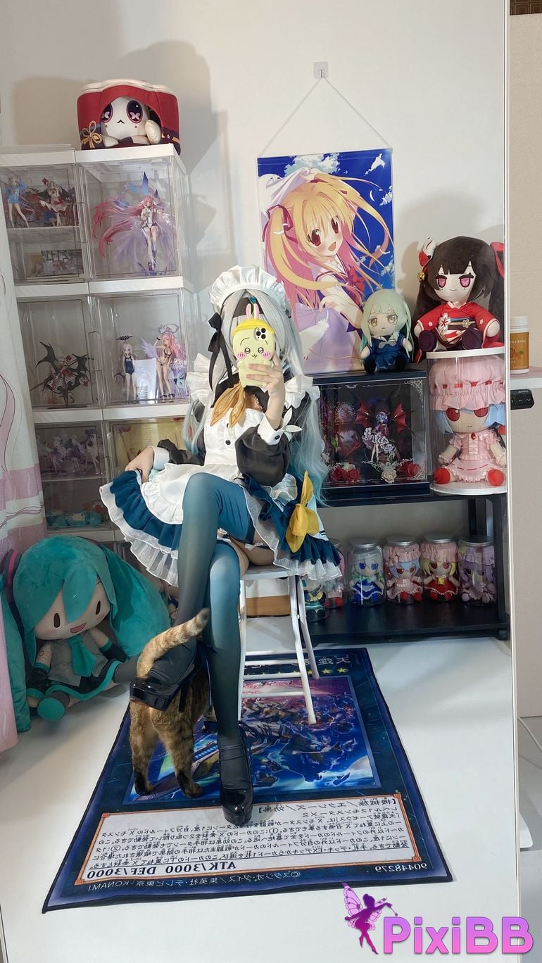 Cosplayer white oak Shirly H o n k a i I m p c t S r R l d Firefly Maid PixiBB.COM 006