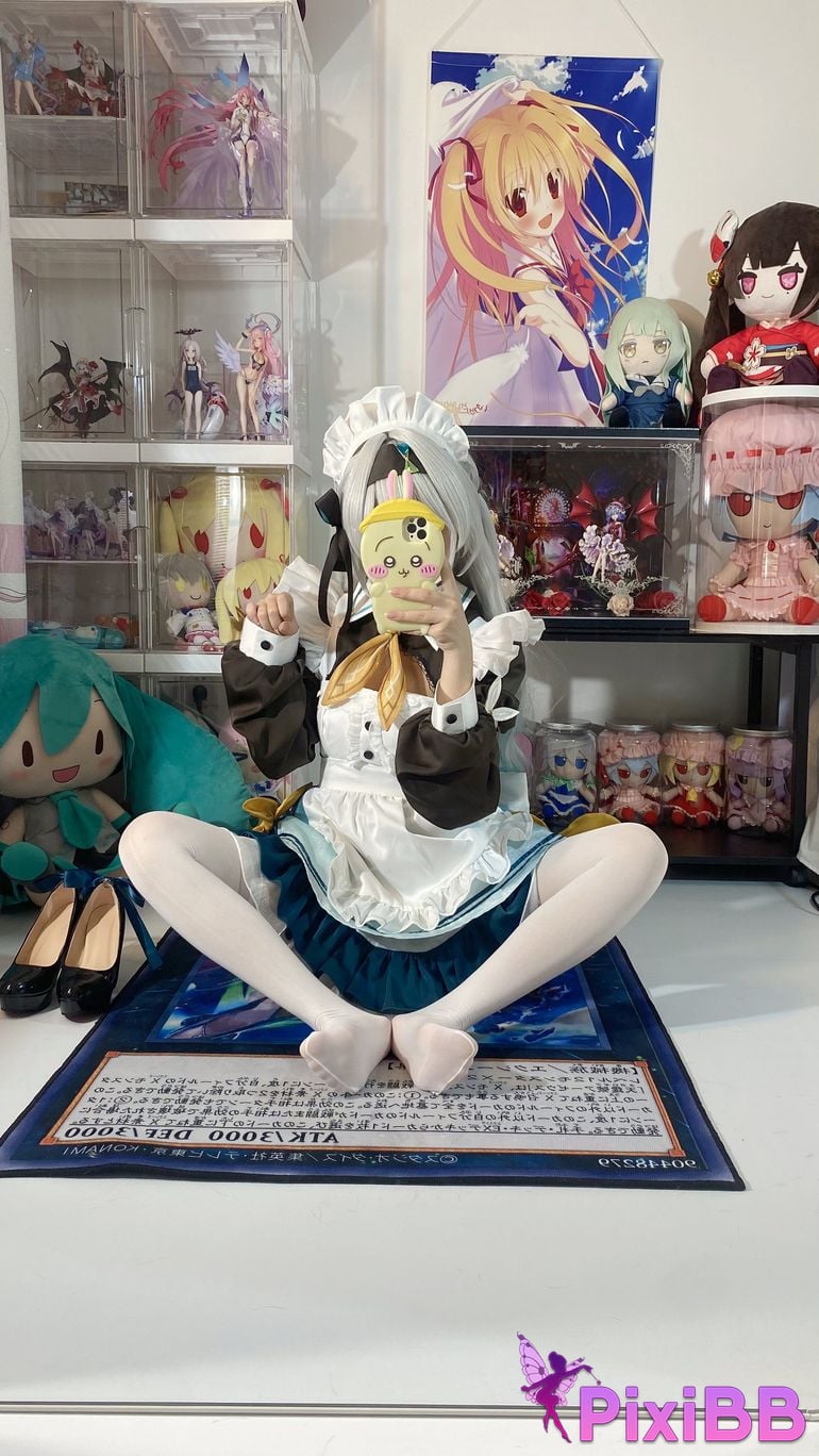 Cosplayer white oak Shirly H o n k a i I m p c t S r R l d Firefly Maid PixiBB.COM 009