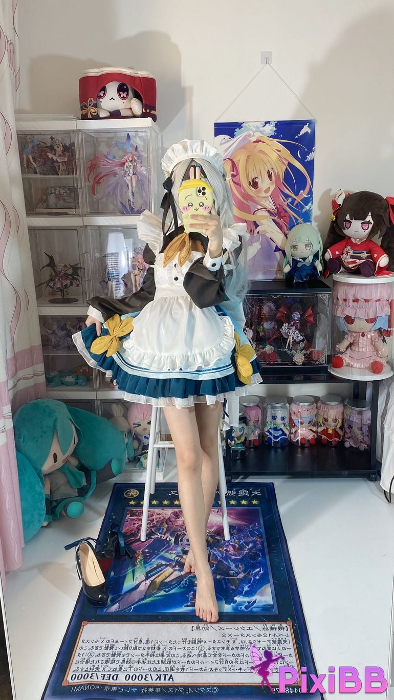 Cosplayer white oak Shirly H o n k a i I m p c t S r R l d Firefly Maid PixiBB.COM 010