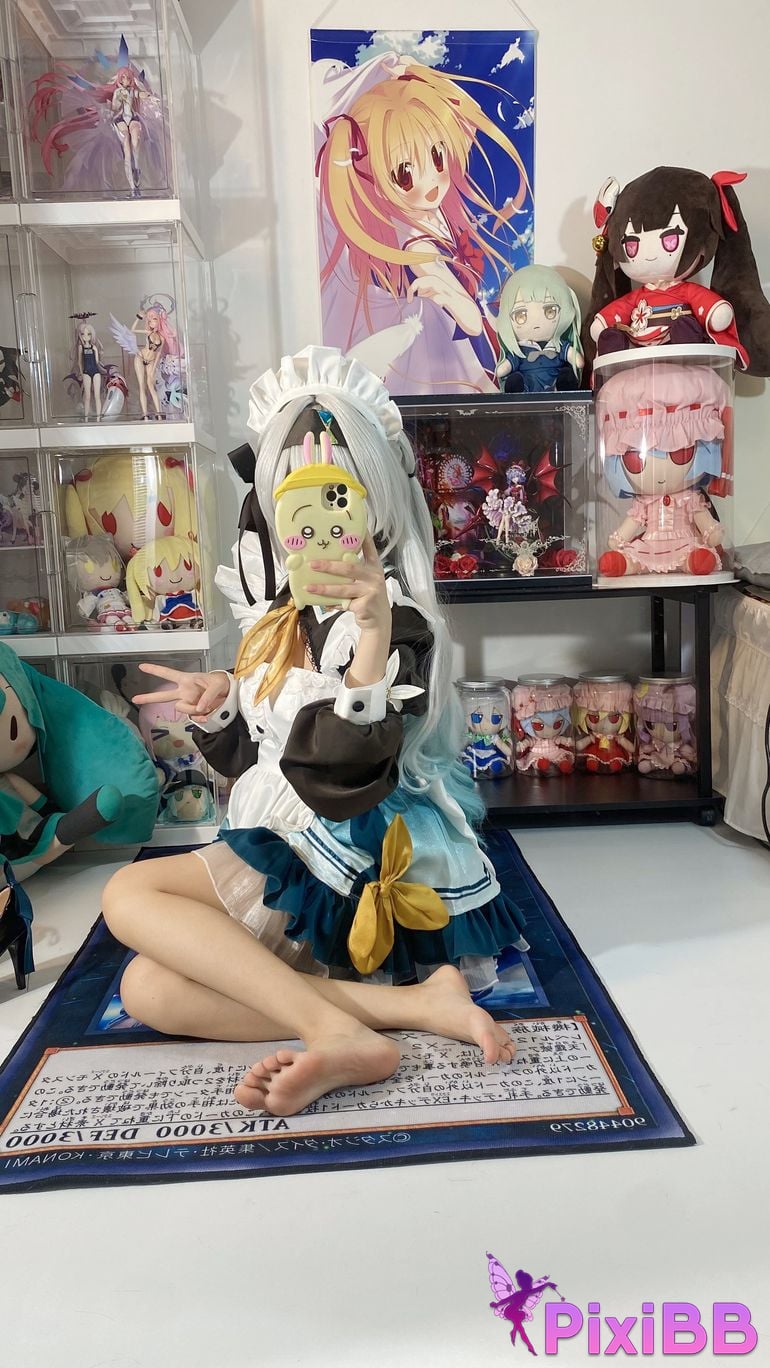 Cosplayer white oak Shirly H o n k a i I m p c t S r R l d Firefly Maid PixiBB.COM 016