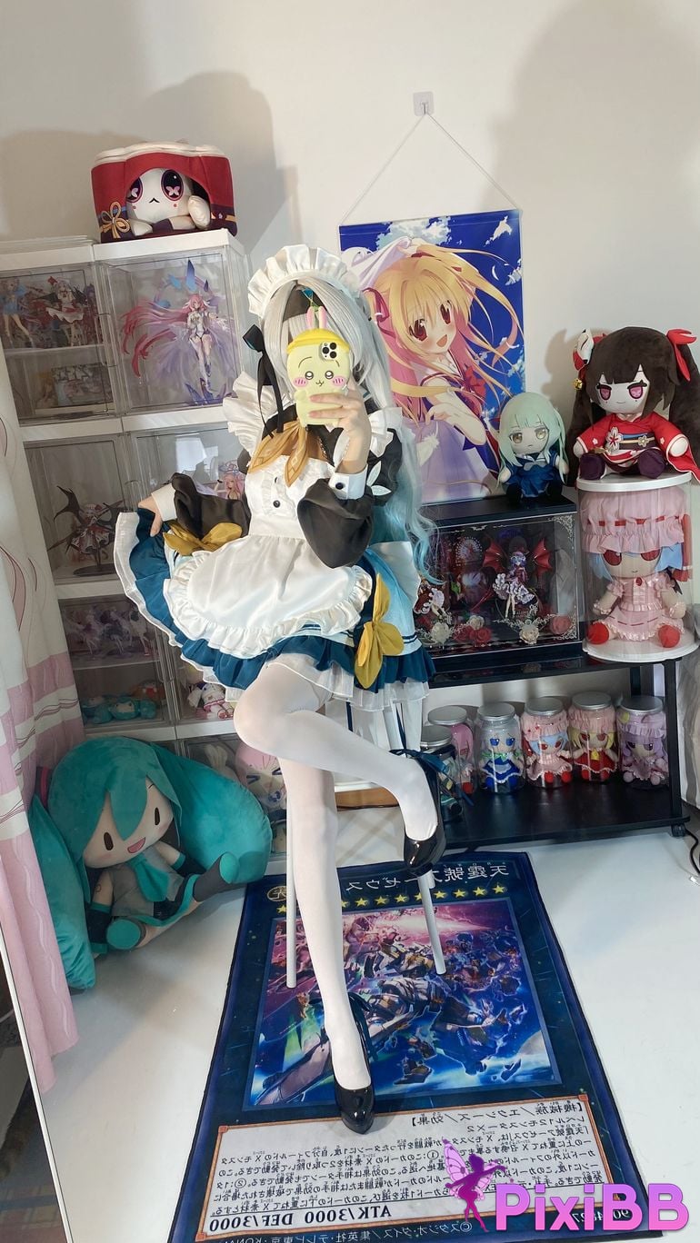 Cosplayer white oak Shirly H o n k a i I m p c t S r R l d Firefly Maid PixiBB.COM 017