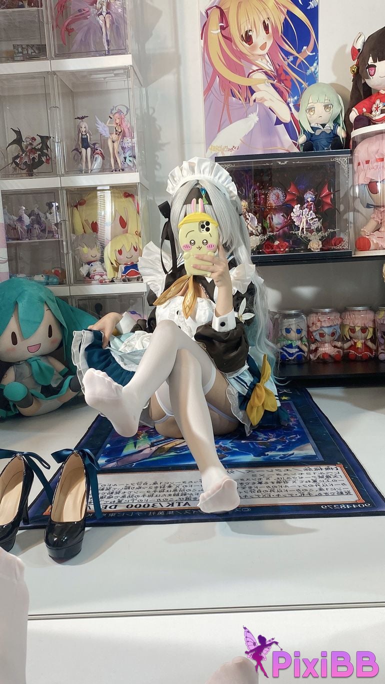 Cosplayer white oak Shirly H o n k a i I m p c t S r R l d Firefly Maid PixiBB.COM 020