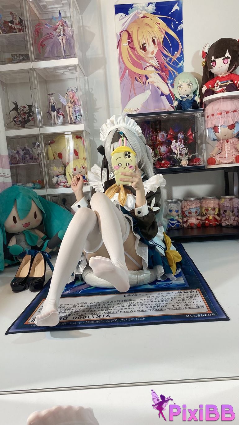 Cosplayer white oak Shirly H o n k a i I m p c t S r R l d Firefly Maid PixiBB.COM 027