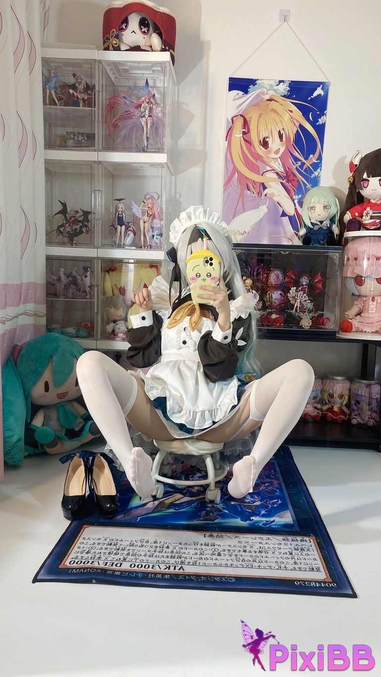 Cosplayer white oak Shirly H o n k a i I m p c t S r R l d Firefly Maid PixiBB.COM 030