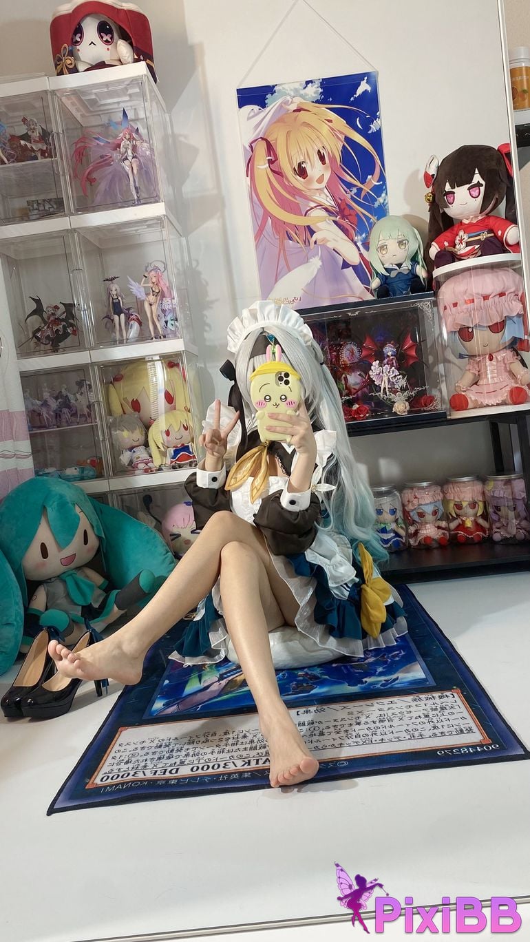 Cosplayer white oak Shirly H o n k a i I m p c t S r R l d Firefly Maid PixiBB.COM 034