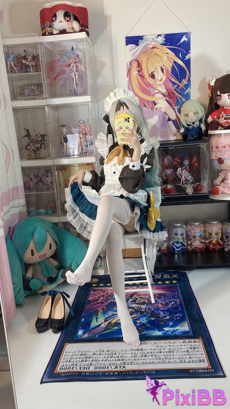 Cosplayer white oak Shirly H o n k a i I m p c t S r R l d Firefly Maid PixiBB.COM 040