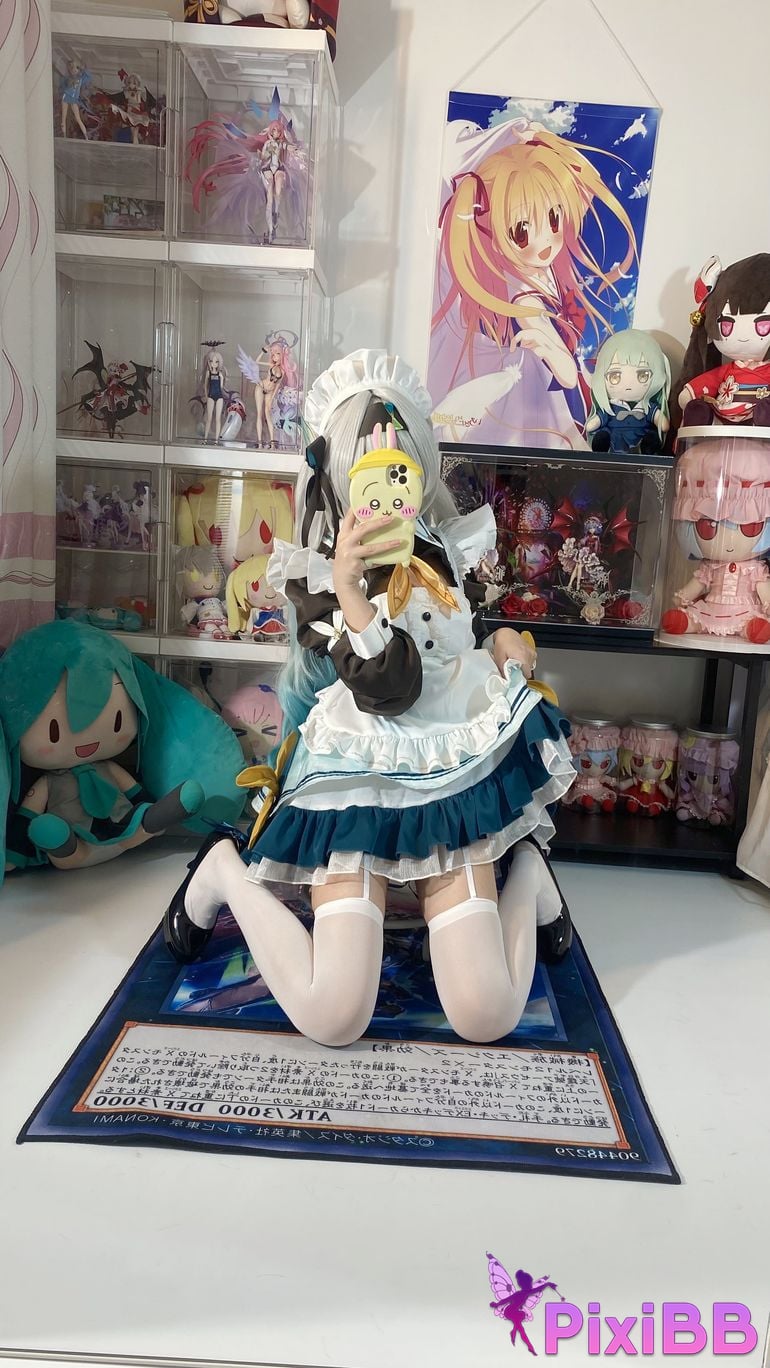 Cosplayer white oak Shirly H o n k a i I m p c t S r R l d Firefly Maid PixiBB.COM 043