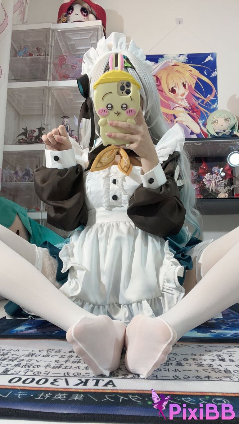 Cosplayer white oak Shirly H o n k a i I m p c t S r R l d Firefly Maid PixiBB.COM 044