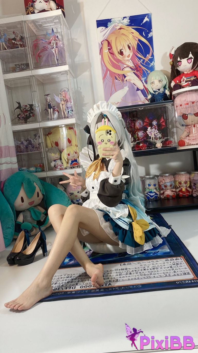 Cosplayer white oak Shirly H o n k a i I m p c t S r R l d Firefly Maid PixiBB.COM 046