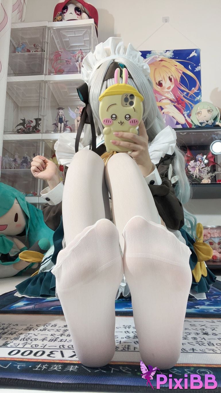 Cosplayer white oak Shirly H o n k a i I m p c t S r R l d Firefly Maid PixiBB.COM 049