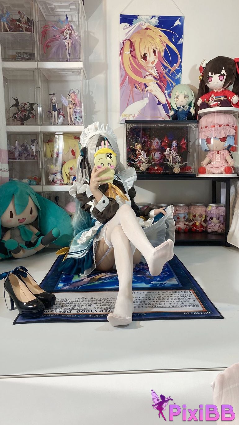 Cosplayer white oak Shirly H o n k a i I m p c t S r R l d Firefly Maid PixiBB.COM 050