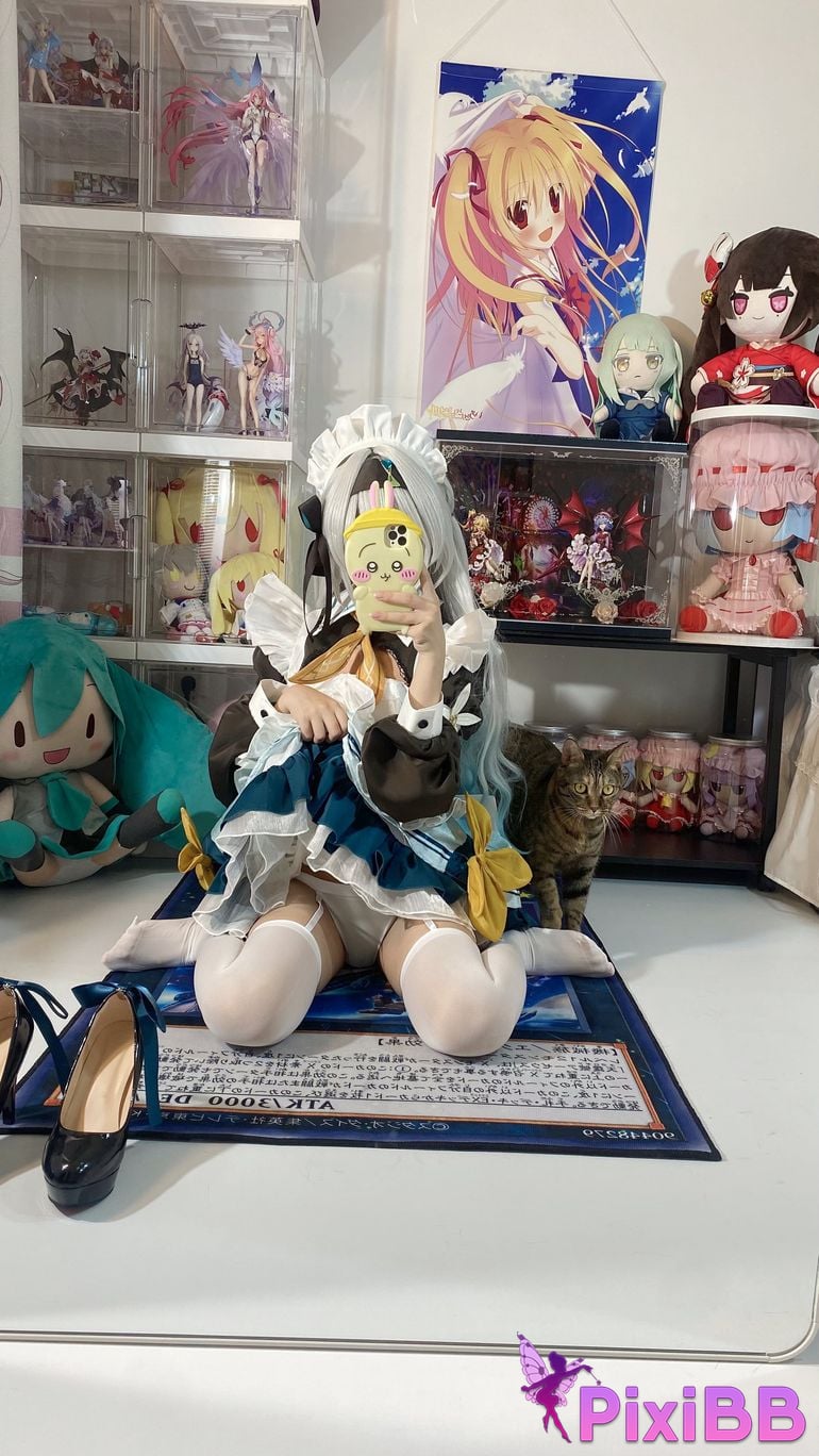 Cosplayer white oak Shirly H o n k a i I m p c t S r R l d Firefly Maid PixiBB.COM 051