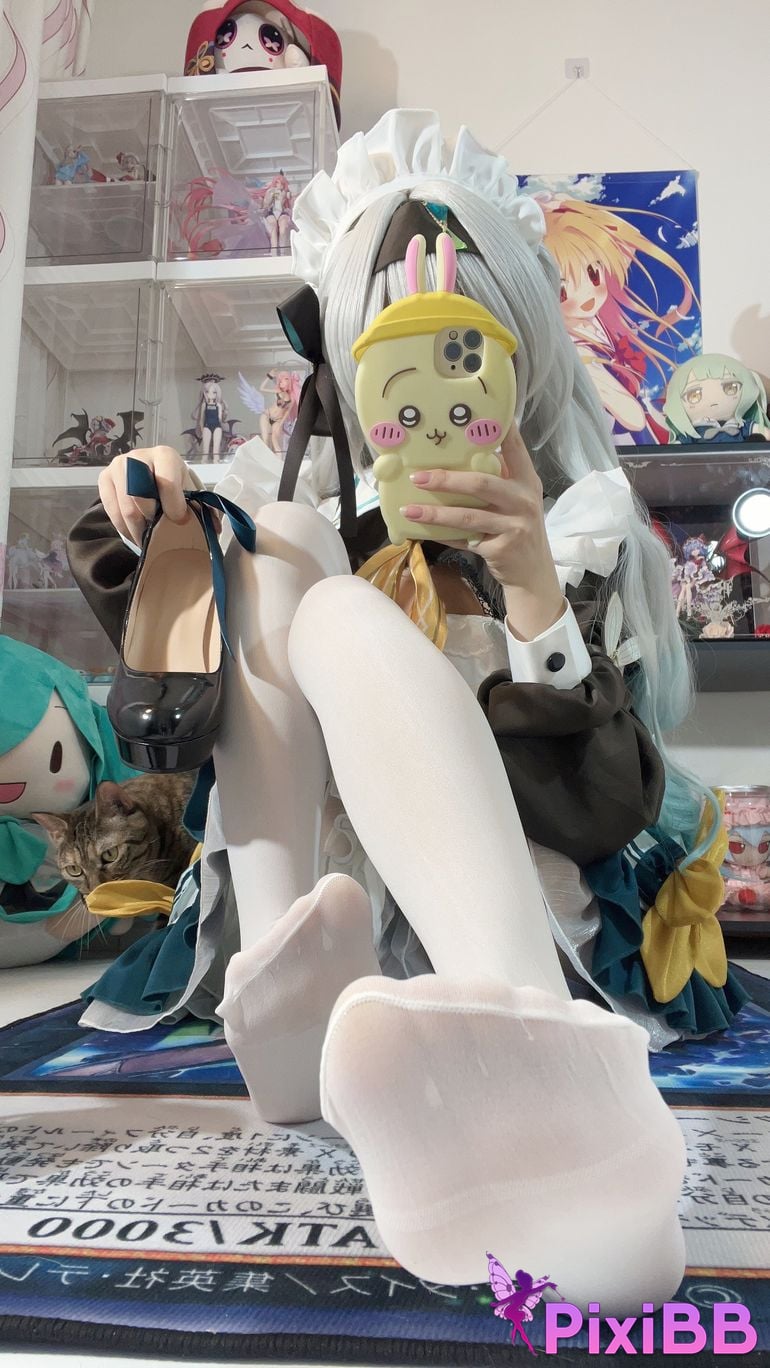 Cosplayer white oak Shirly H o n k a i I m p c t S r R l d Firefly Maid PixiBB.COM 057
