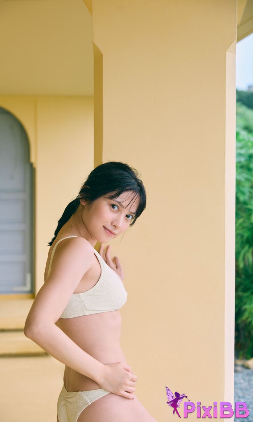 Japanese Idol Momotsuki Nashiko Large scale photo book ENJOY SUMMER Weekly Play PHOTO BOOK PixiBB.COM 023