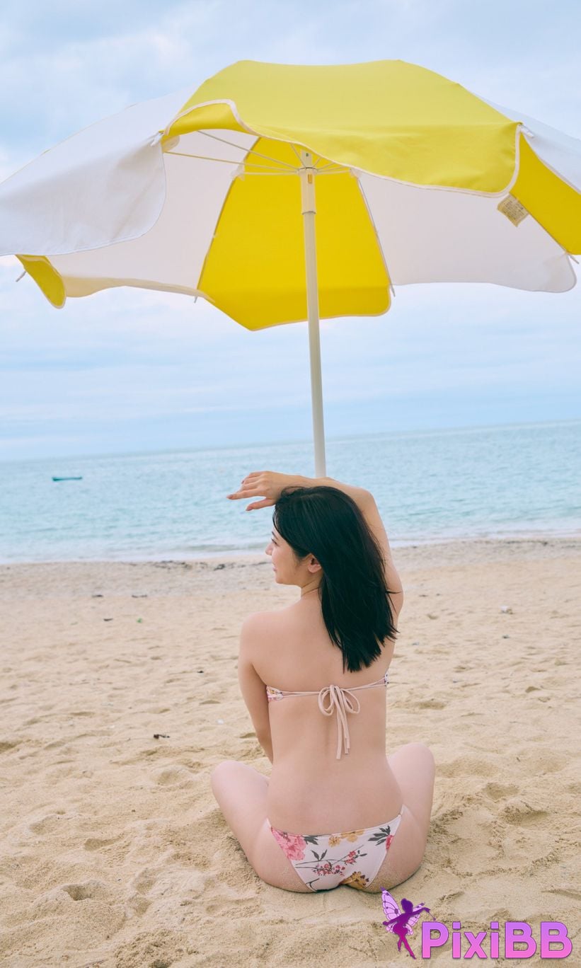 Japanese Idol Momotsuki Nashiko Large scale photo book ENJOY SUMMER Weekly Play PHOTO BOOK PixiBB.COM 050