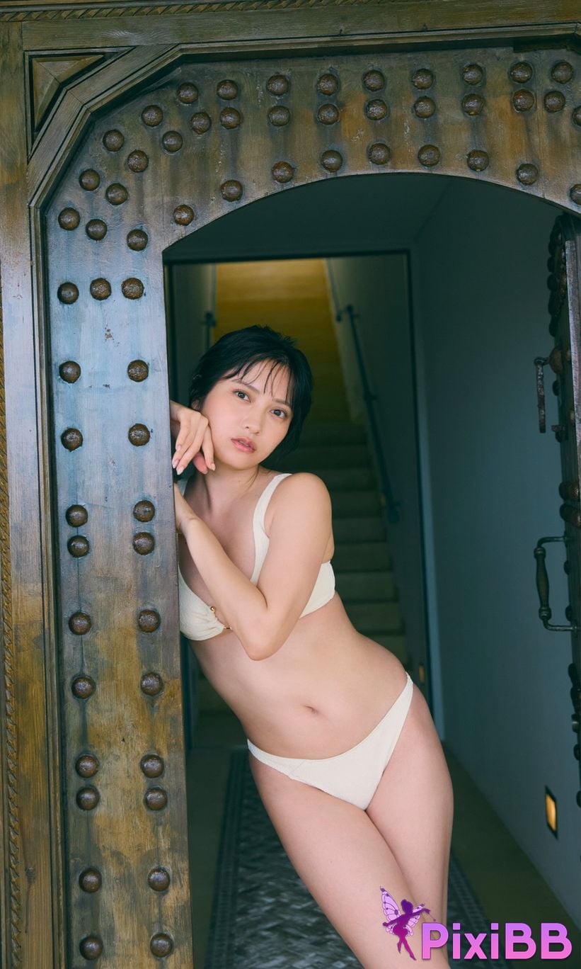 Japanese Idol Momotsuki Nashiko Large scale photo book ENJOY SUMMER Weekly Play PHOTO BOOK PixiBB.COM 051