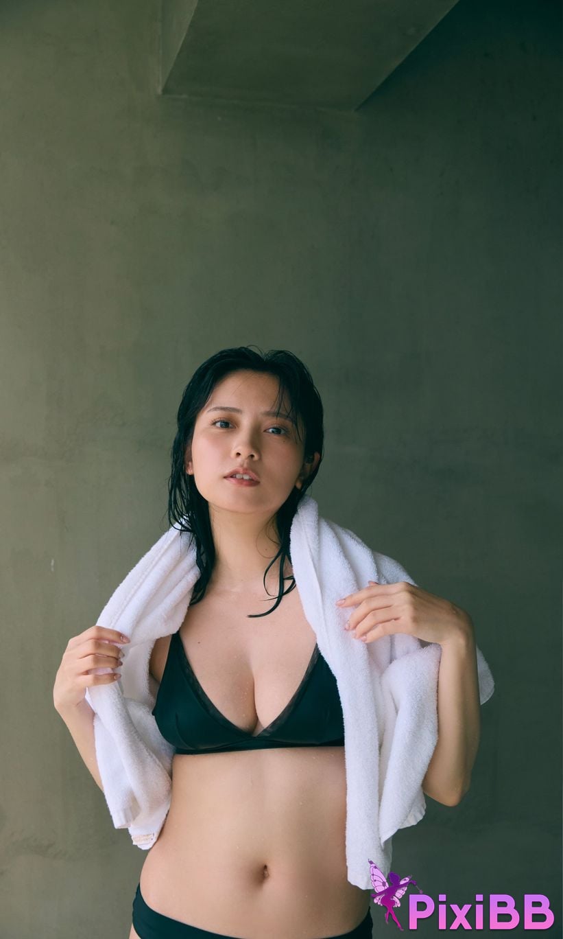 Japanese Idol Momotsuki Nashiko Large scale photo book ENJOY SUMMER Weekly Play PHOTO BOOK PixiBB.COM 088