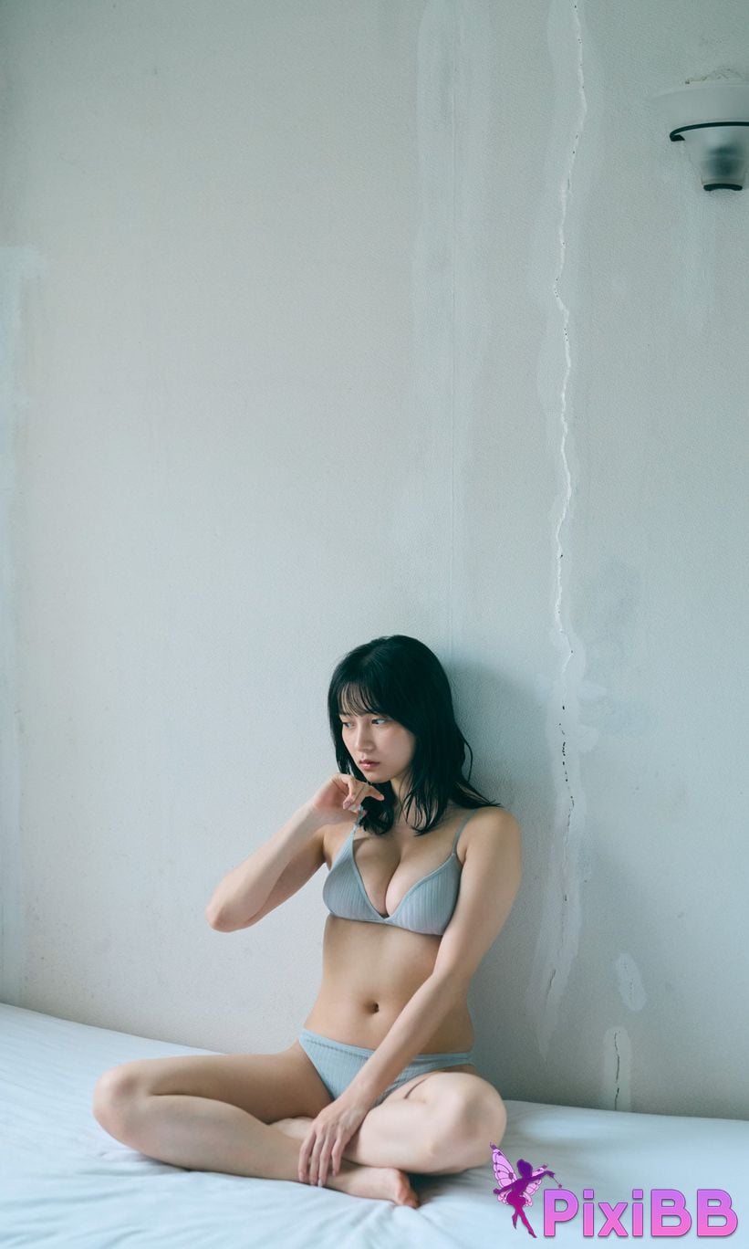 Japanese Idol Momotsuki Nashiko Large scale photo book ENJOY SUMMER Weekly Play PHOTO BOOK PixiBB.COM 093