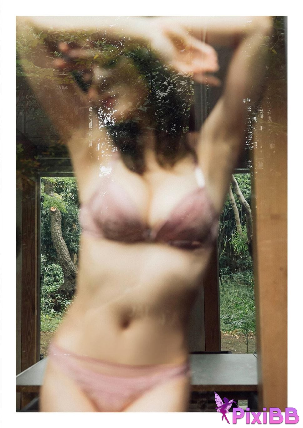 Japanese Idol Momotsuki Nashiko Shiko B.L.T. digital photo book BE THE ONE PixiBB.COM 010