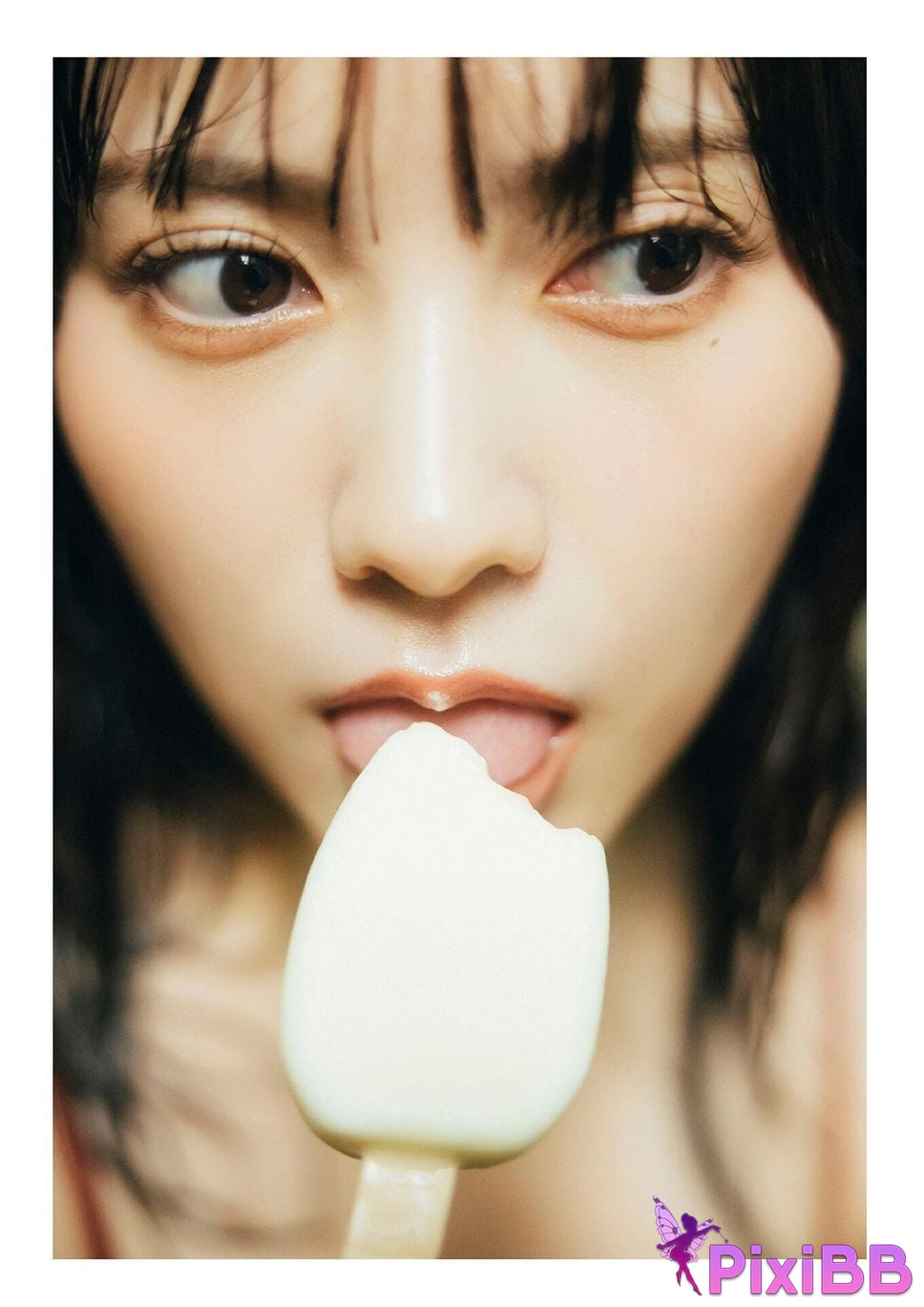 Japanese Idol Momotsuki Nashiko Shiko B.L.T. digital photo book BE THE ONE PixiBB.COM 046