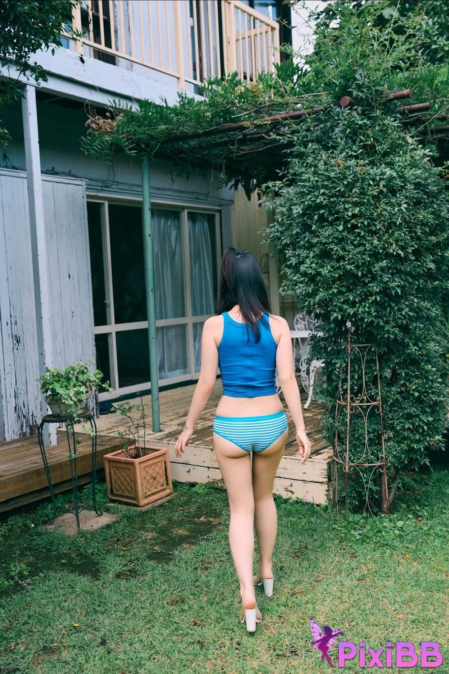 Japanese Idol Moe Iori FRIDAY digital photo book 2024.07.25 Love is overflowing PixiBB.COM 056