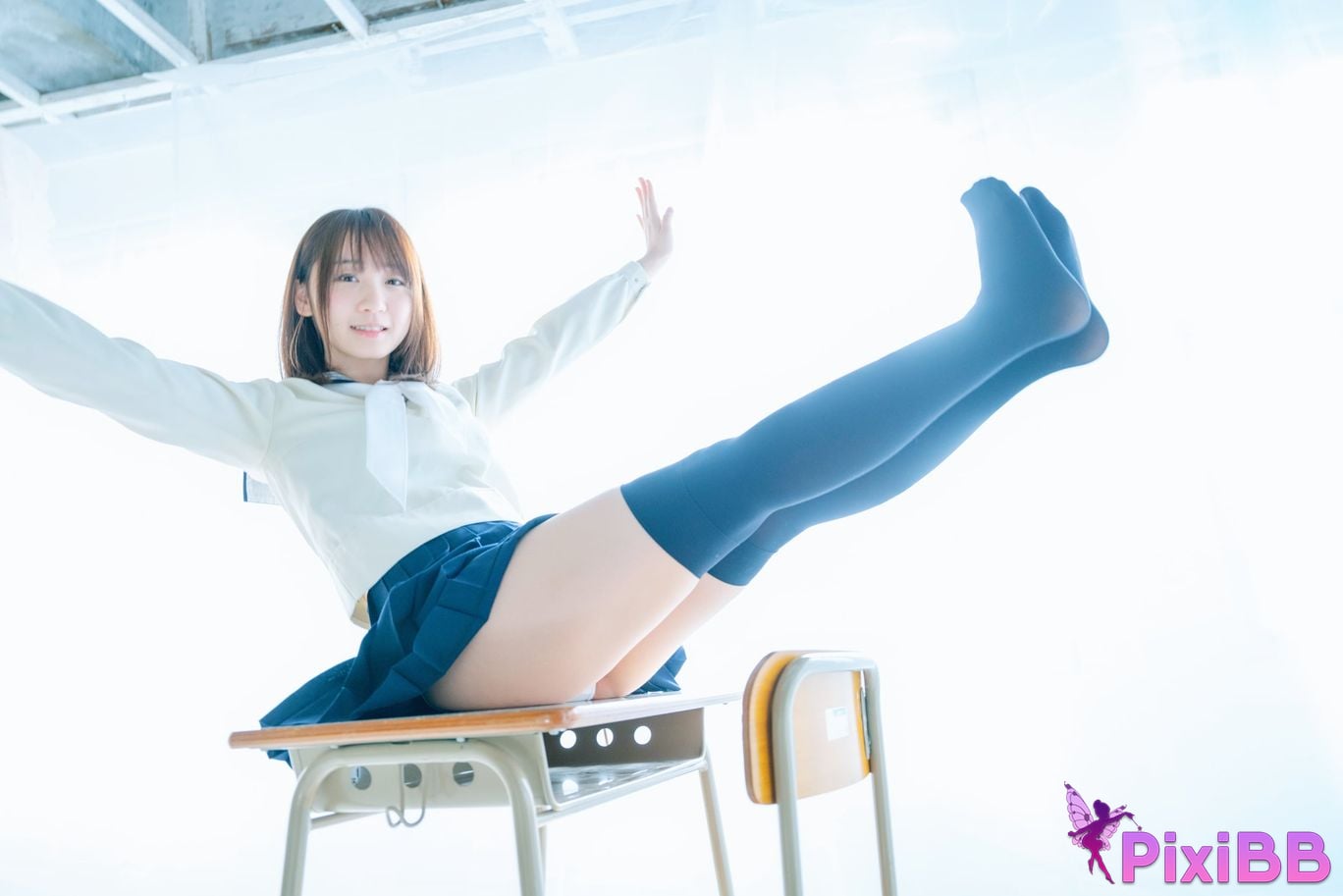 Japanese Idol Moe Iori Alien who loves Pants Tomoe is urgently invited to Iorins skirt ROM PixiBB.COM 058