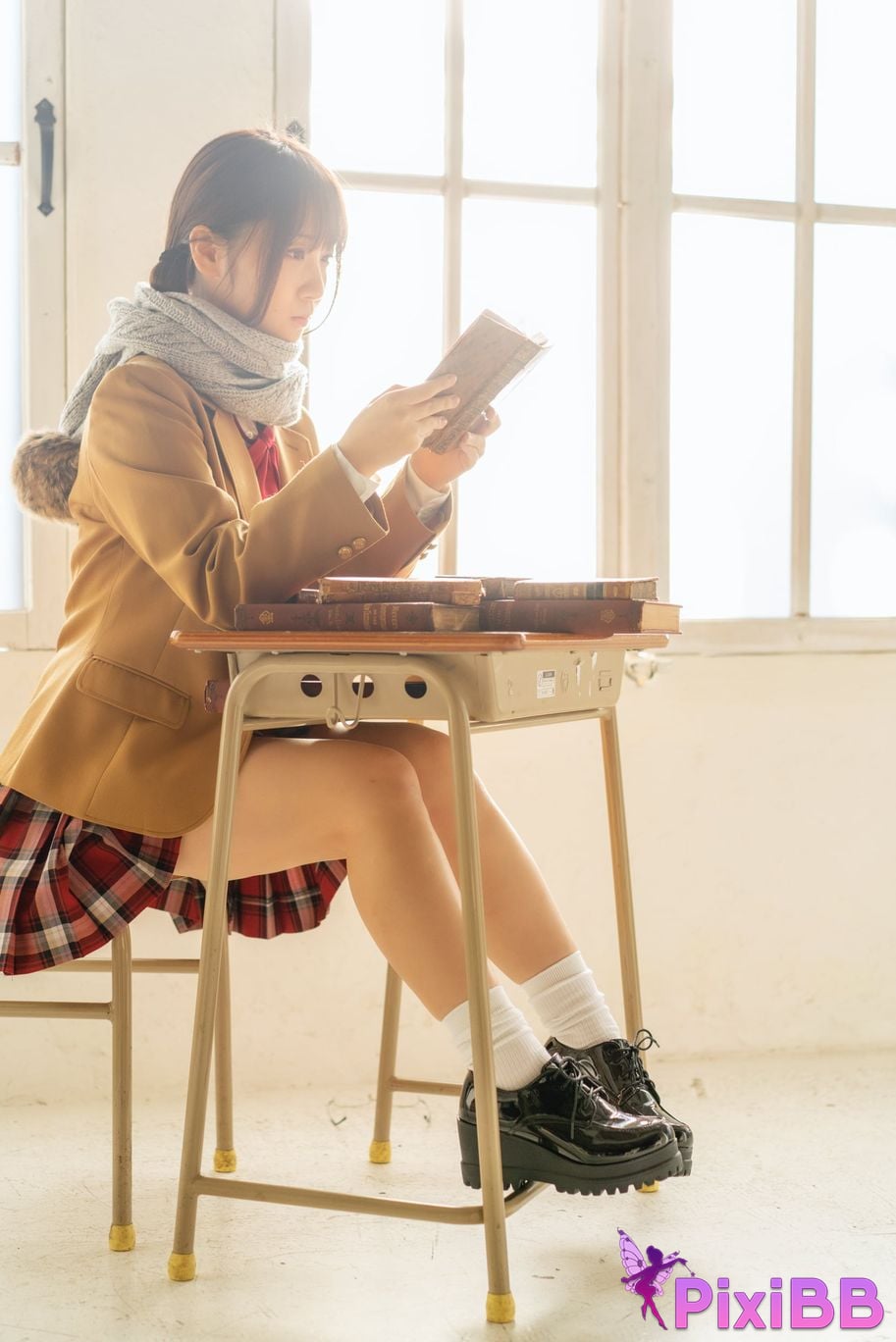 Japanese Idol Moe Iori Alien who loves Pants Tomoe is urgently invited to Iorins skirt ROM PixiBB.COM 240