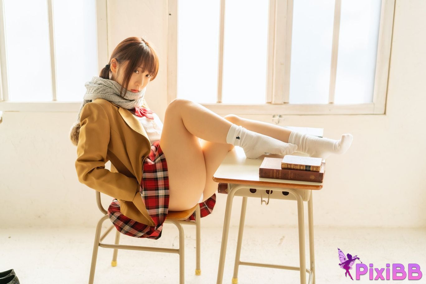 Japanese Idol Moe Iori Alien who loves Pants Tomoe is urgently invited to Iorins skirt ROM PixiBB.COM 243