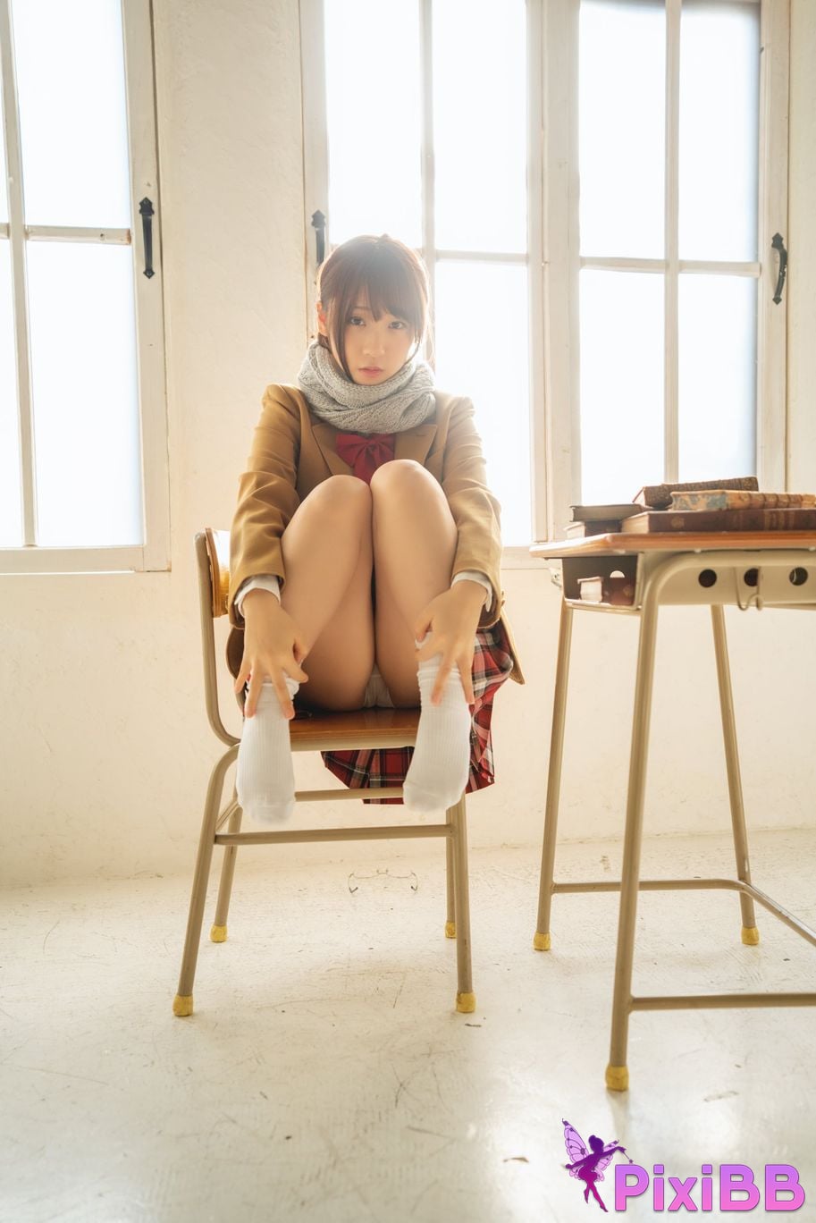 Japanese Idol Moe Iori Alien who loves Pants Tomoe is urgently invited to Iorins skirt ROM PixiBB.COM 245