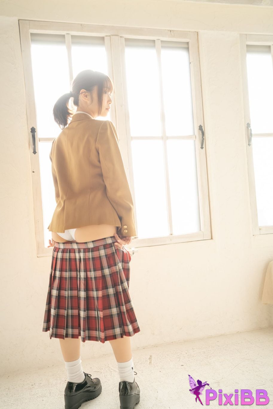 Japanese Idol Moe Iori Alien who loves Pants Tomoe is urgently invited to Iorins skirt ROM PixiBB.COM 251